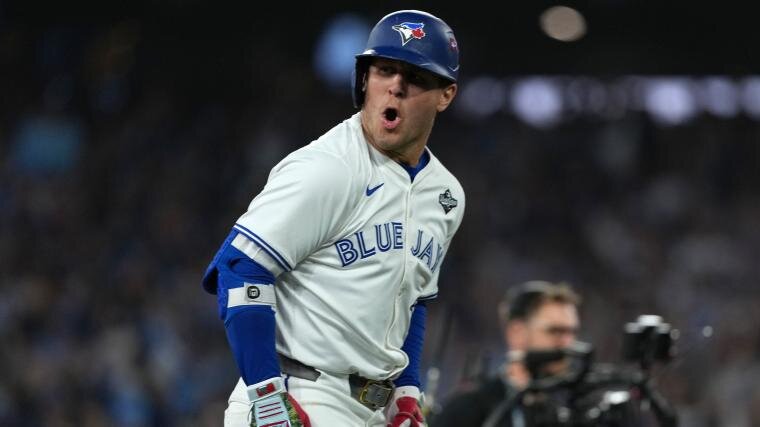 Phillies interested in trade with Blue Jays for $10.75M Gold Glove outfielder