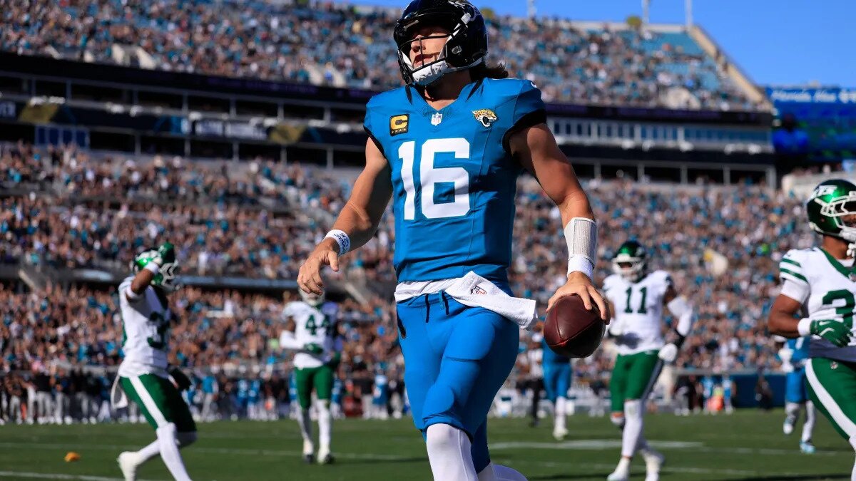 Trevor Lawrence steps in to break up scuffle at Jaguars-Buccaneers joint practice