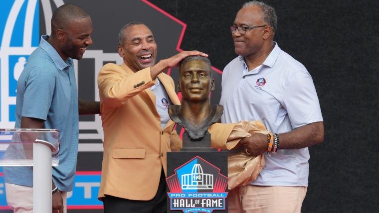 Roger Craig announces dementia diagnosis 'may be related to concussions' during Hall of Fame speech