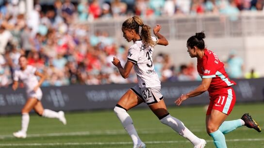 Taylor Suarez ties it for Angel City against Kansas City Current