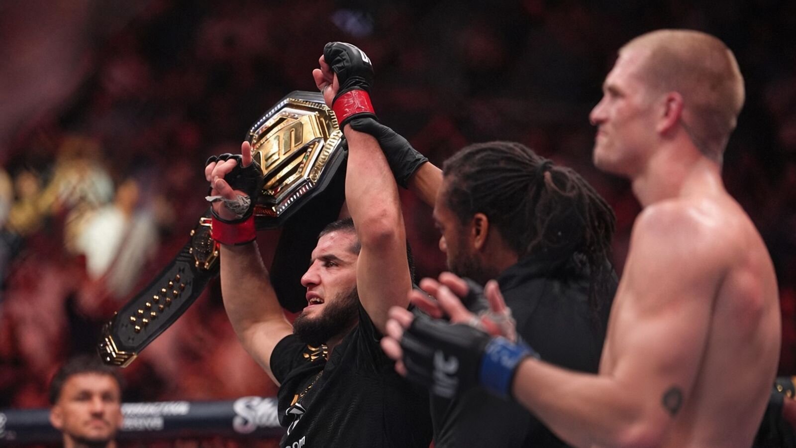 Makhachev, Dern make history in UFC 330 title victories