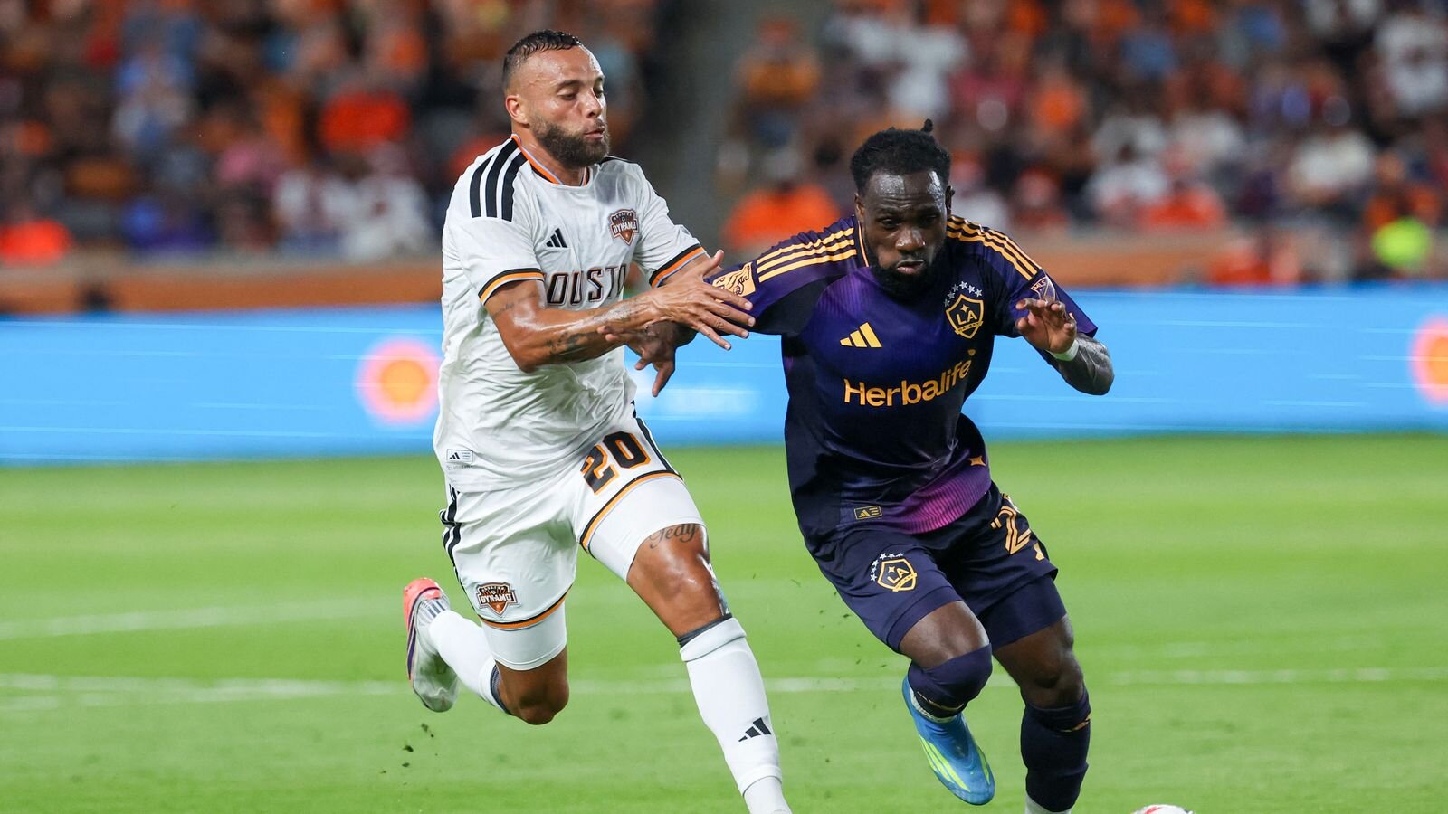 Lozano's debut not enough as Galaxy's winless run reaches five in Houston