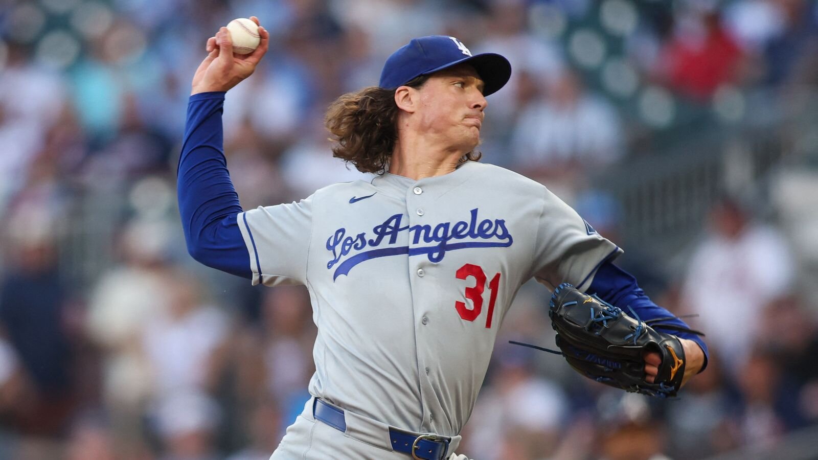 Dodgers fall late to Braves after Glasnow's return