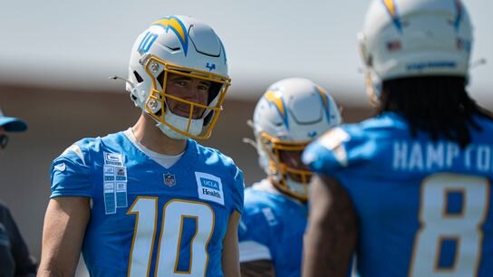 Chargers camp day 1: Justin Herbert comfortable in offense, O'Leary's defense flying, & Tuipulotu sits out