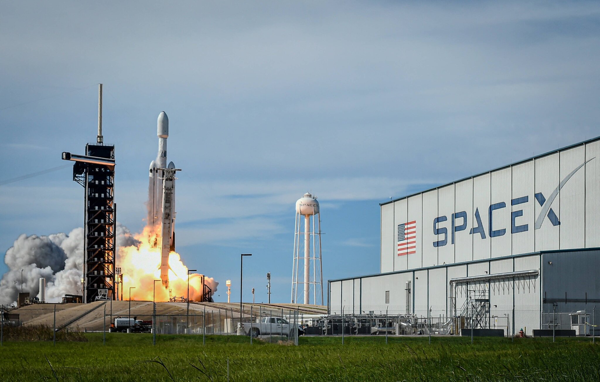 Top analyst sees trouble looming for SpaceX stock