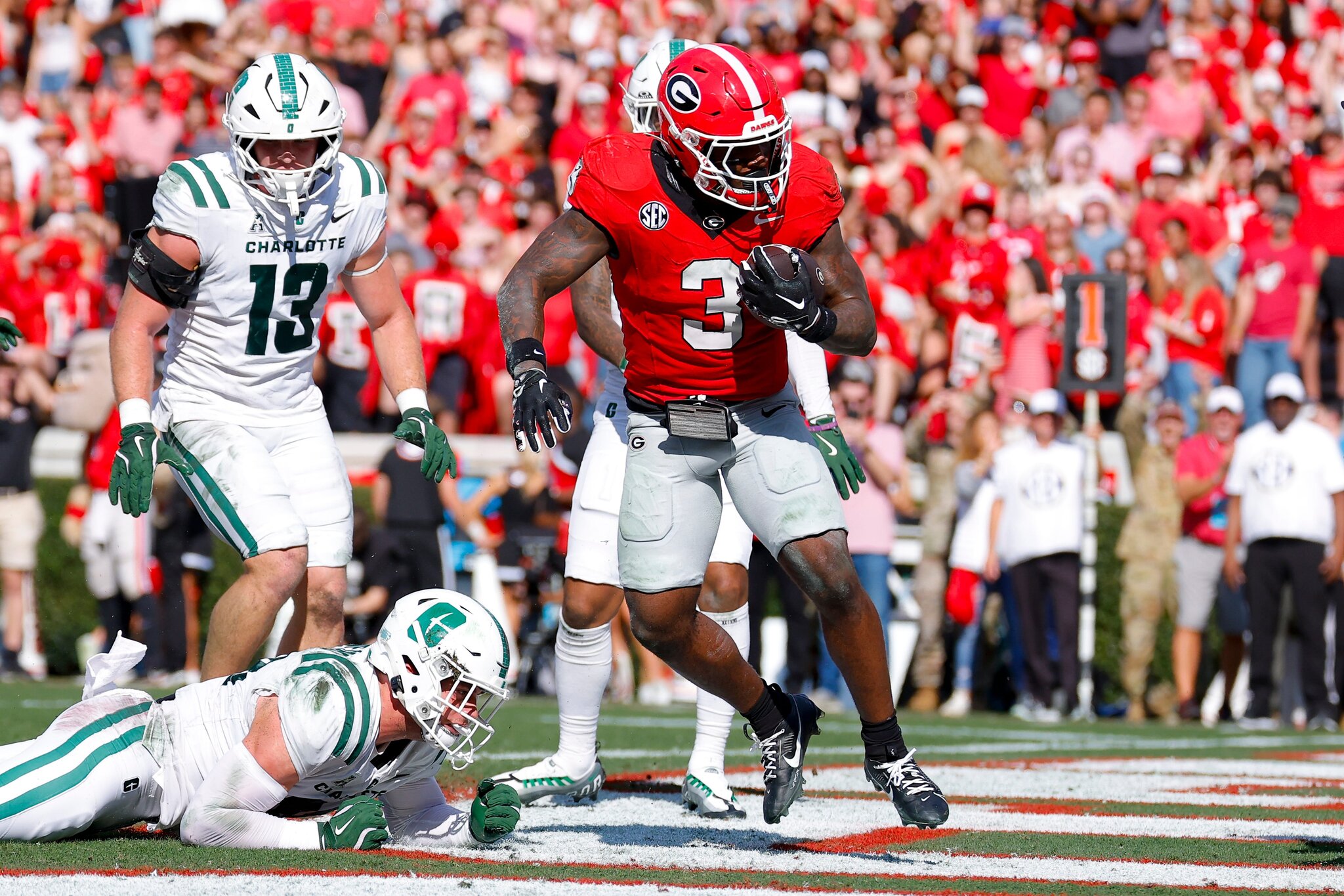 Where preseason polls, experts rank Georgia football
