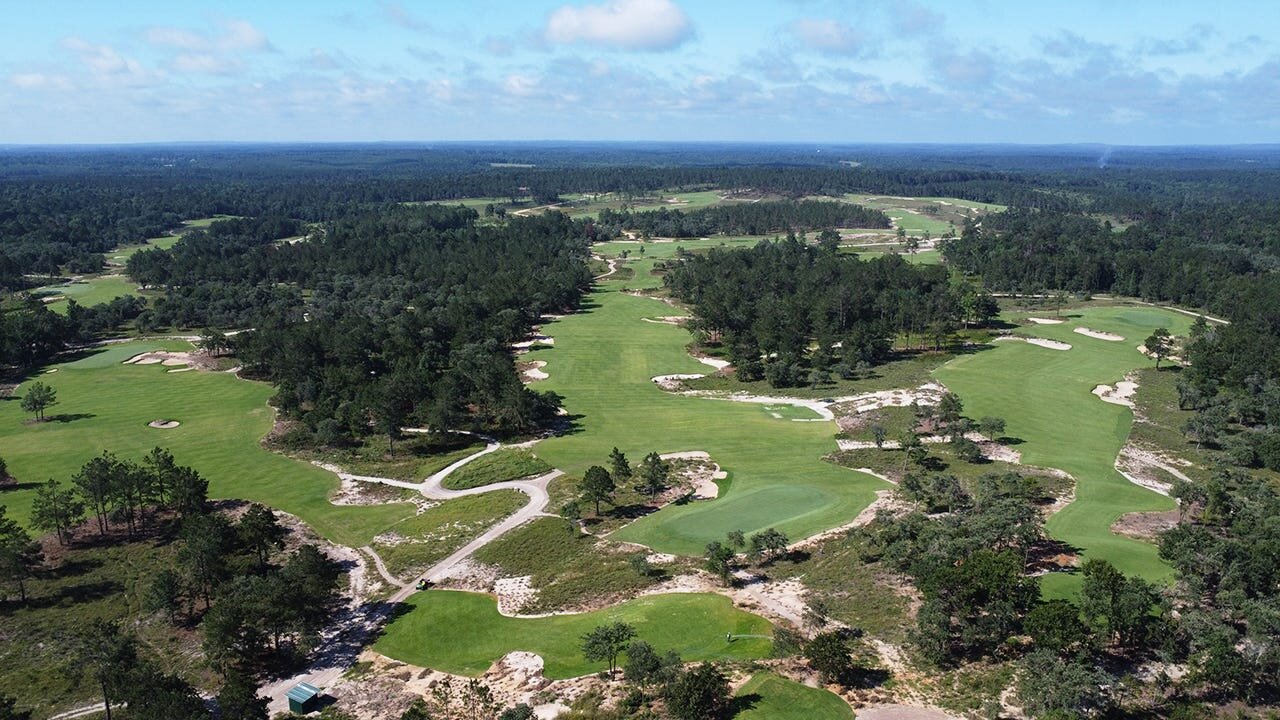 New Tom Doak-designed course in Texas hugs the landscape beautifully