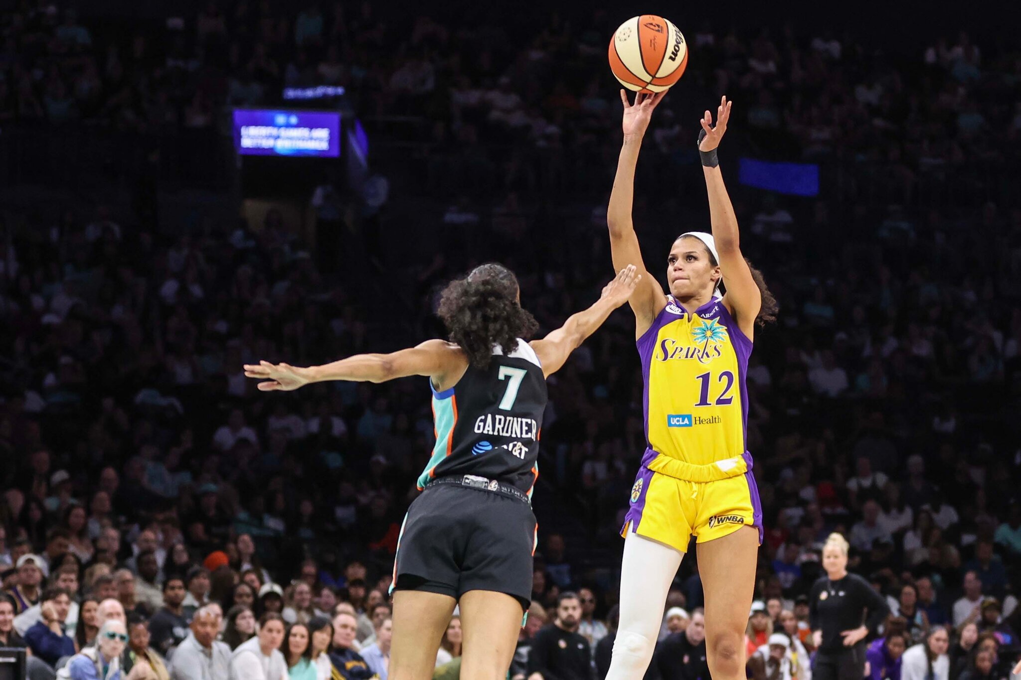 Rae Burrell scores career-high for Los Angeles at New York