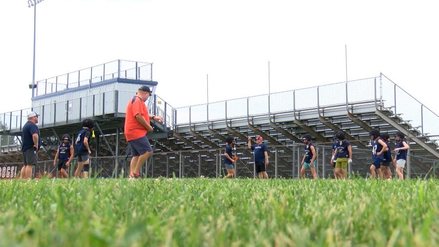 Mahomet-Seymour football excited for 2026 with key returners on both sides of the ball