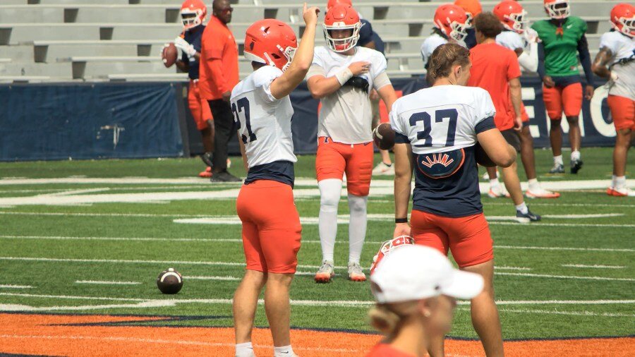 Competition continues for Illini kicking role