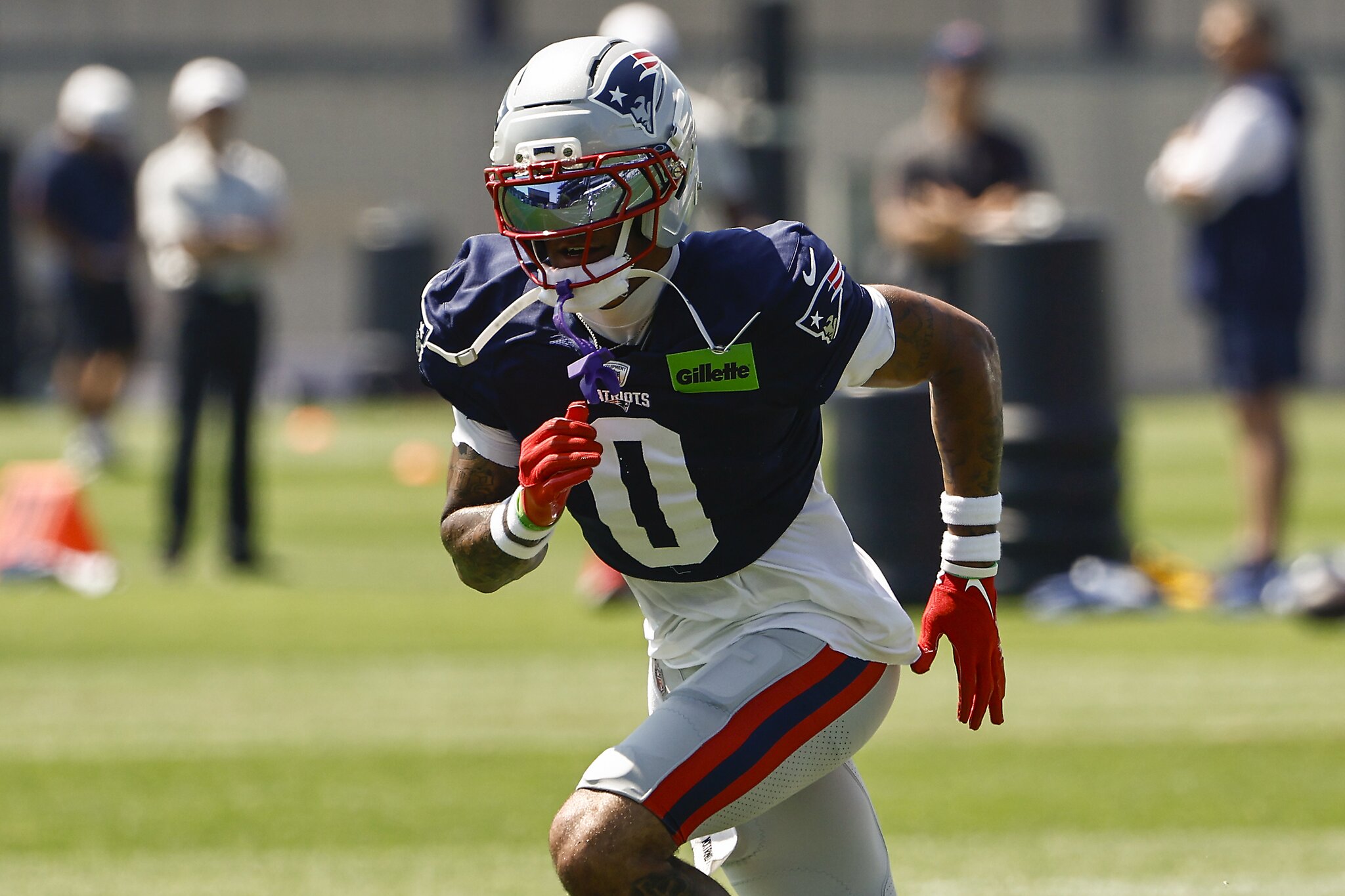 Patriots cornerback Christian Gonzalez returns to practice