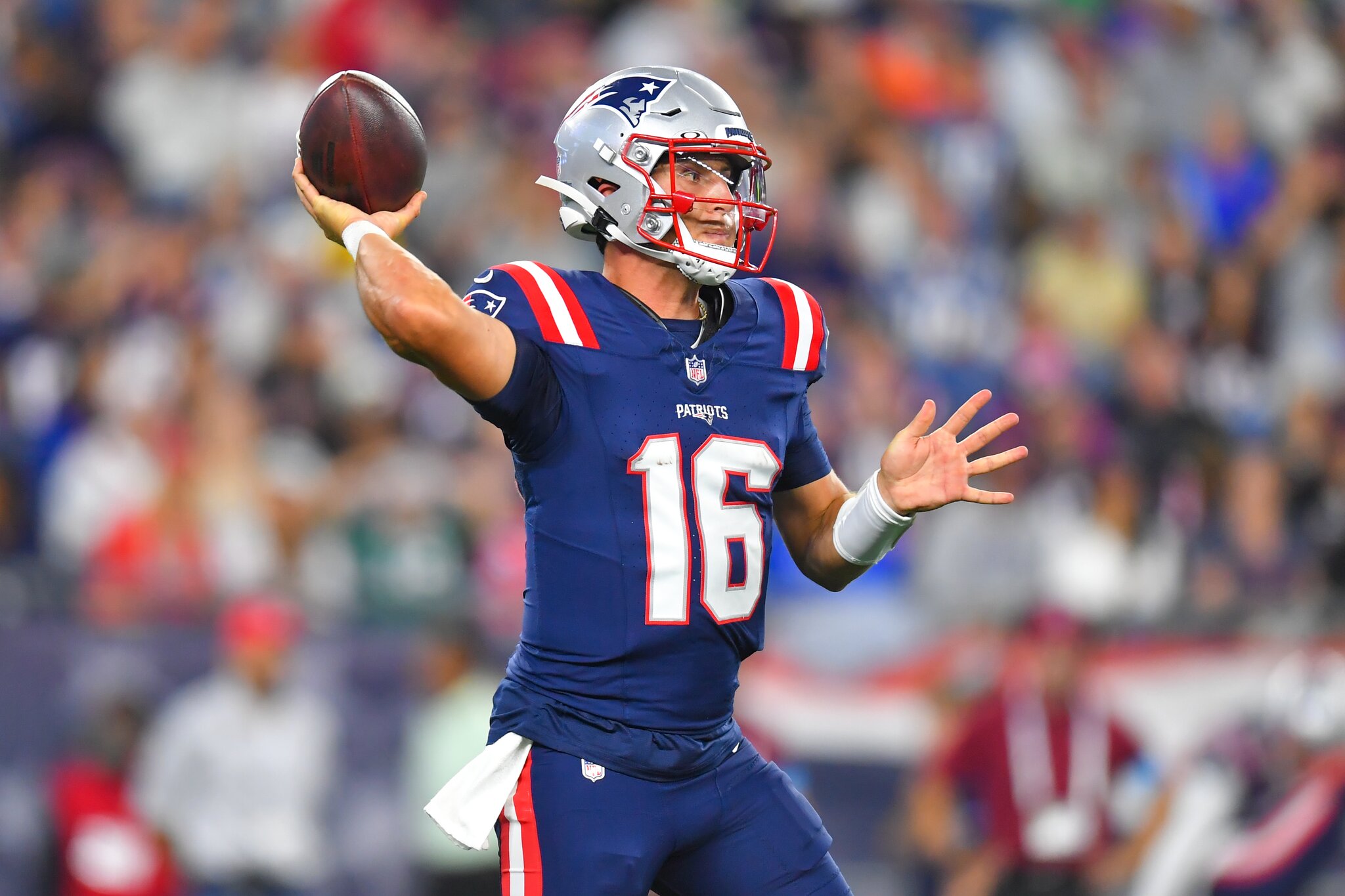 Tommy DeVito throws TD pass, Ja’Quinden Jackson taken off in ambulance as Patriots beat Eagles 24-21