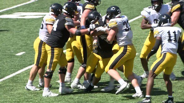 Iowa’s Seth Wallace: ‘This linebacker group is the deepest we’ve had