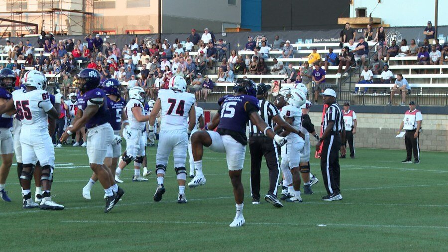 UNA flexes dominant run defense in win over Samford