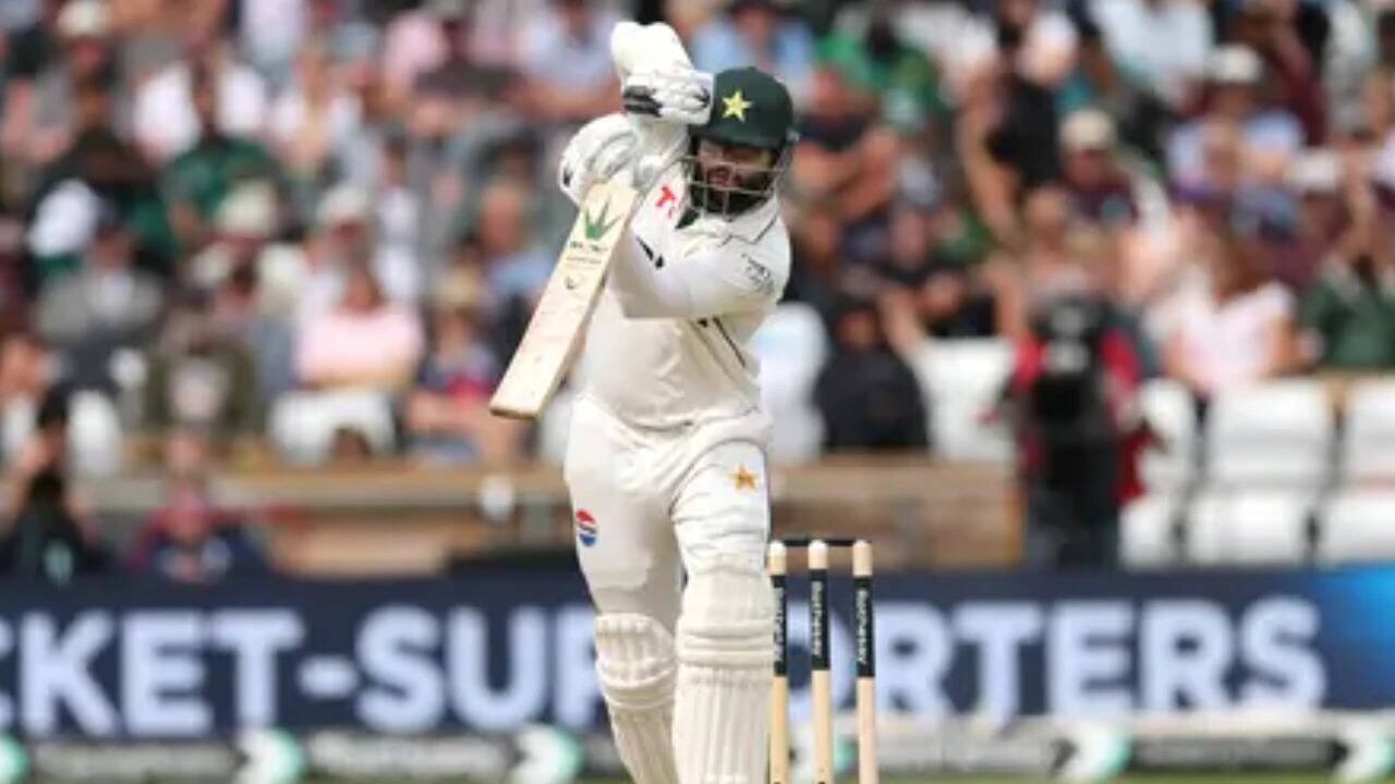 Pakistan dealt injury blow as Imam-ul-Haq suffers low-grade calf strain at Lord’s