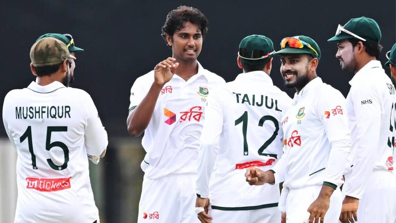 Bangladesh six wickets away from historic Test win as Australia stumble to 161/4 on Day 3