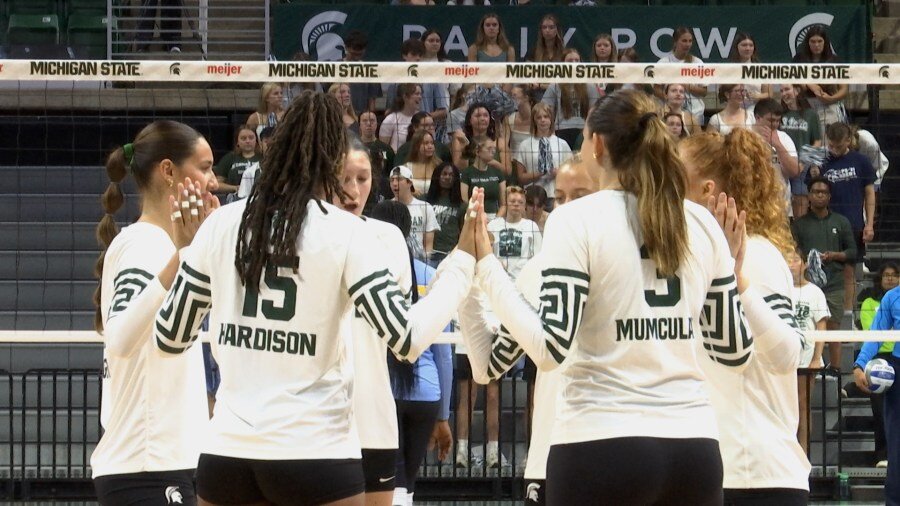 Michigan State volleyball sweeps Long Island