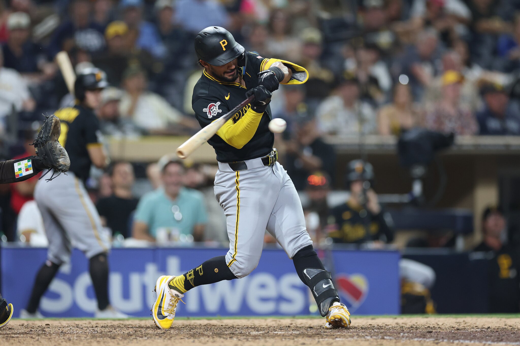 Pirates top Padres in marathon; Gonzales, bullpen deliver in extras