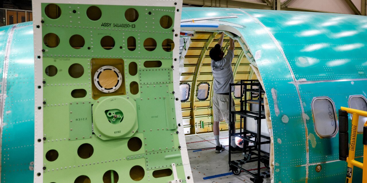 FAA Says Airlines Should Check Seat Installation on Some Boeing Planes