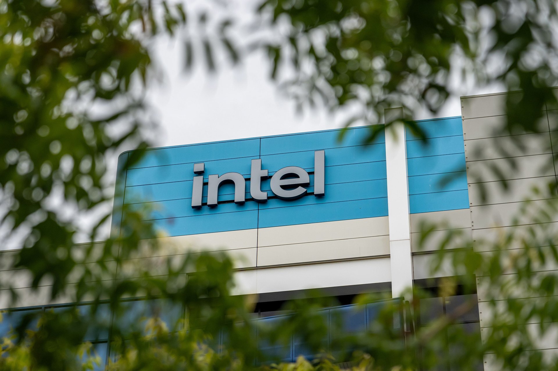 Intel is raising $15 billion in new stock to fund its AI chip ambitions