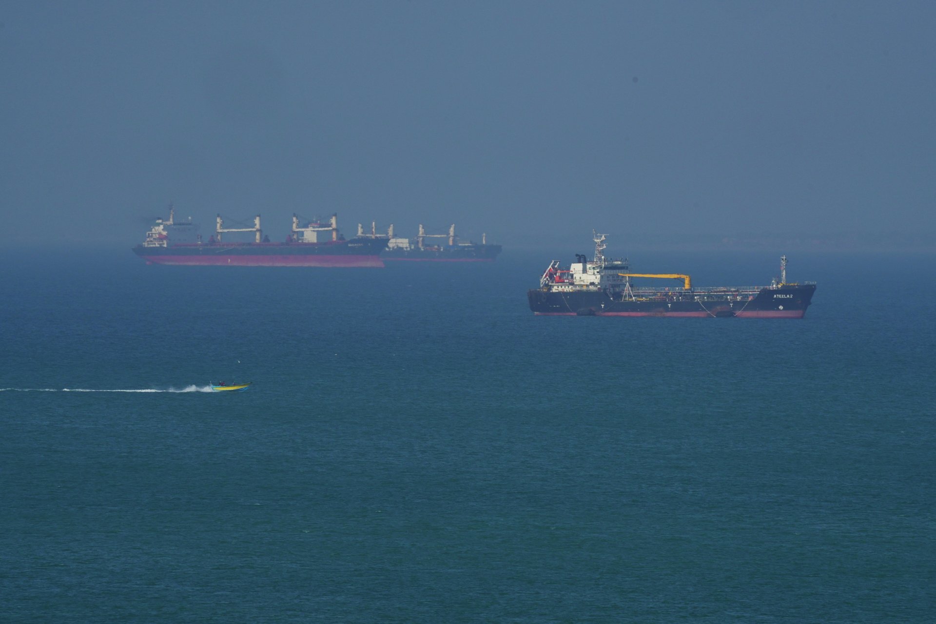 Brent oil surges back above $90 as U.S. strikes Iran for first time in a month