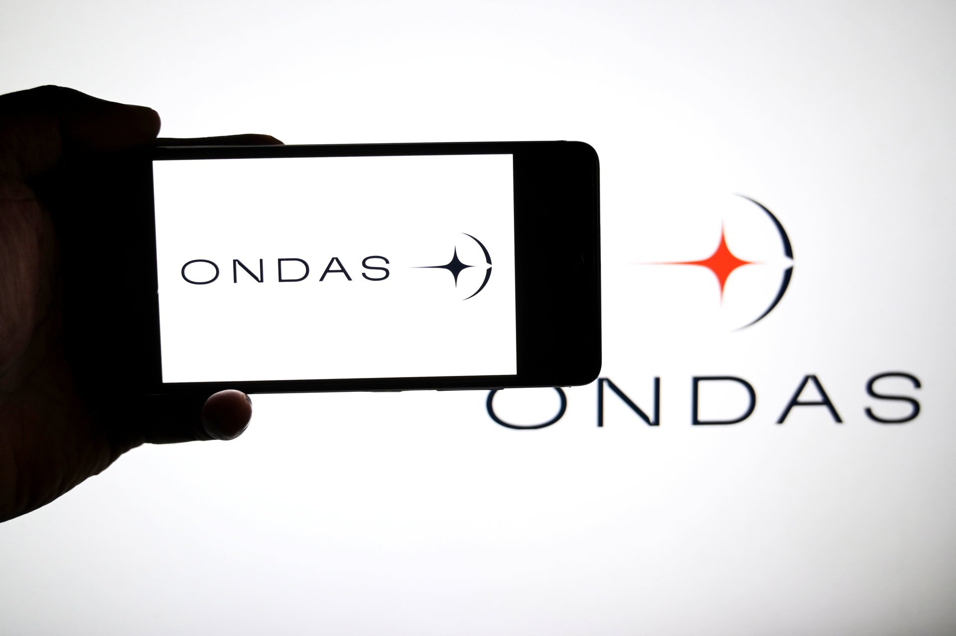 Ondas posted record revenue that more than doubled analyst expectations and raised its full-year forecast