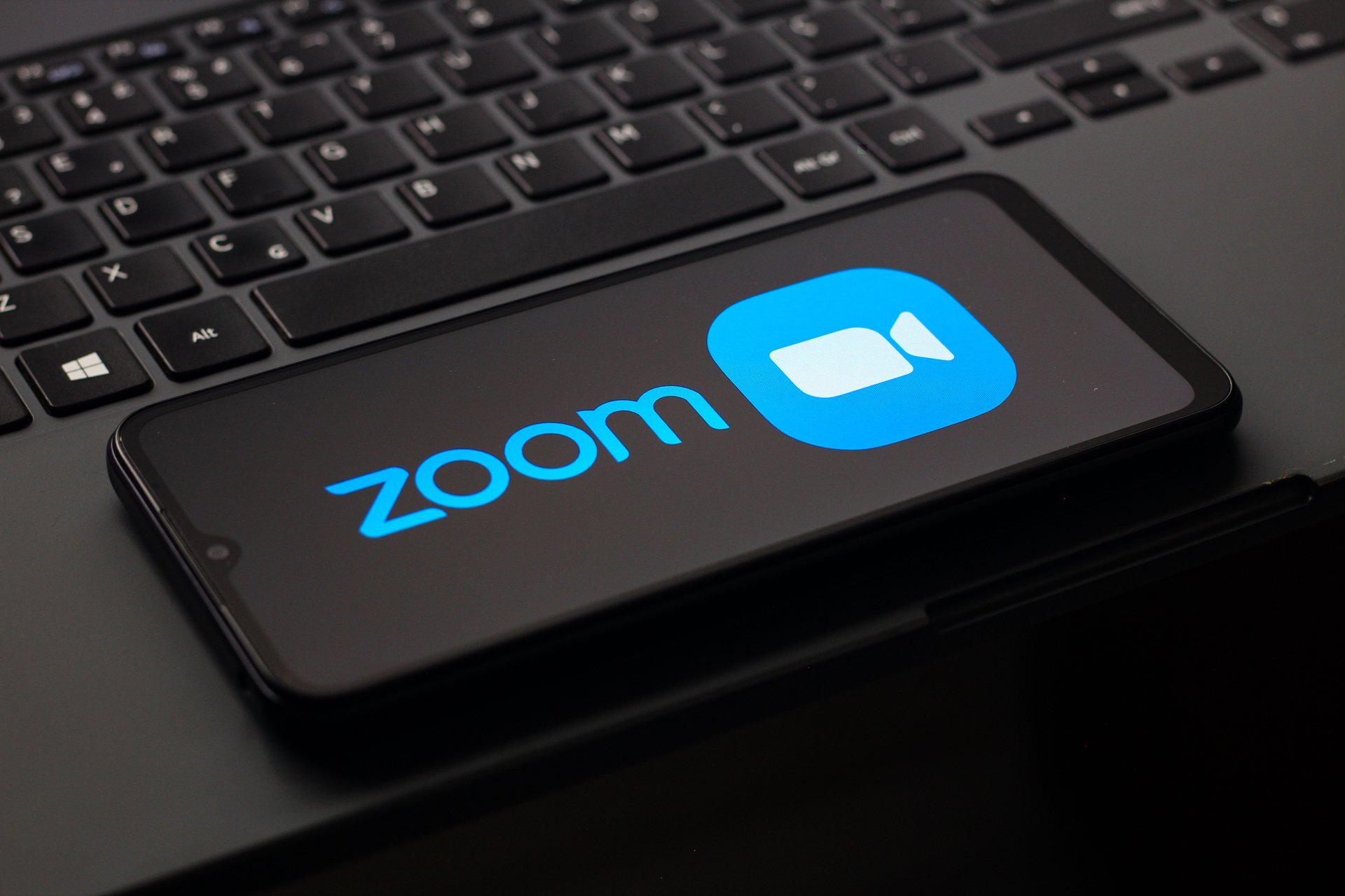 Zoom revenue rises 4.9% in Q2, but shares fall on soft guidance
