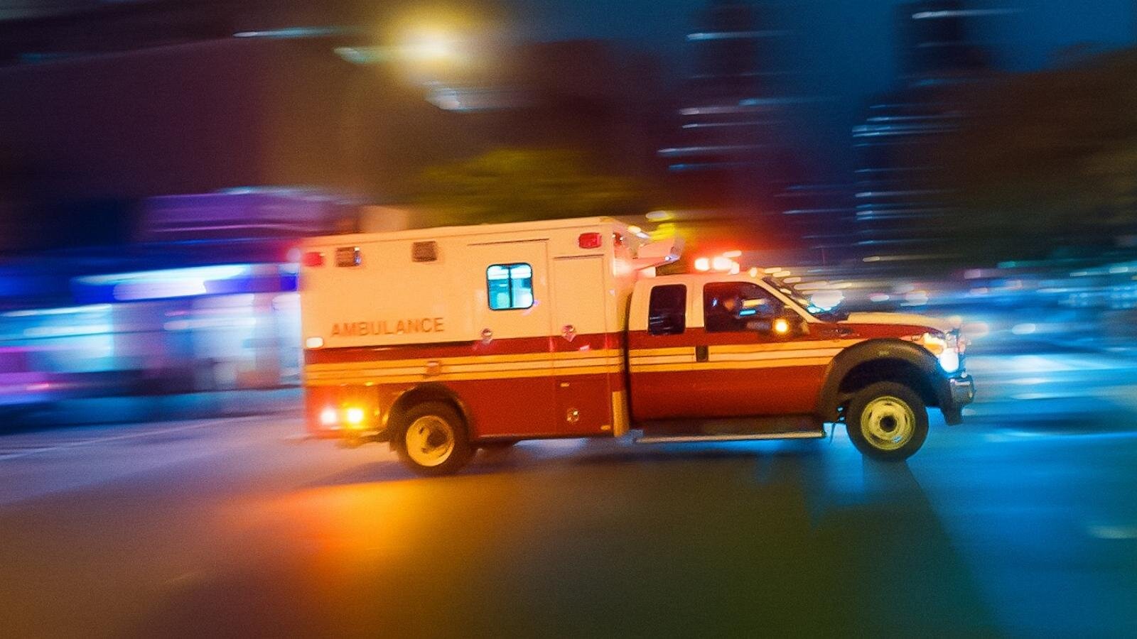 2 dead, 12 injured after boat capsizes in New York Harbor