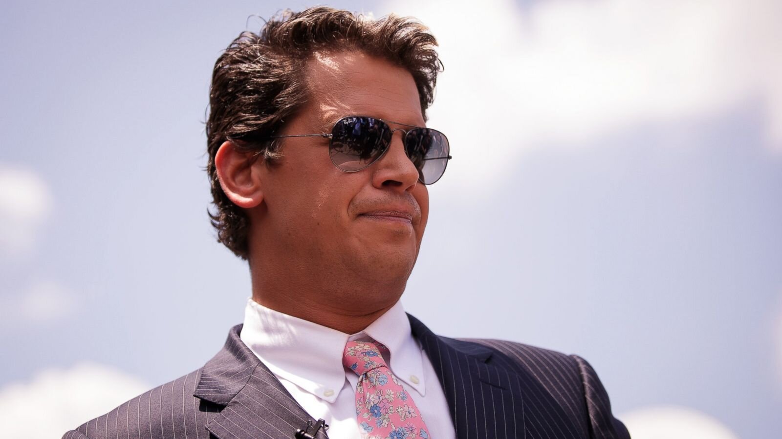Milo Yiannopoulos, far-right British commentator, detained by ICE