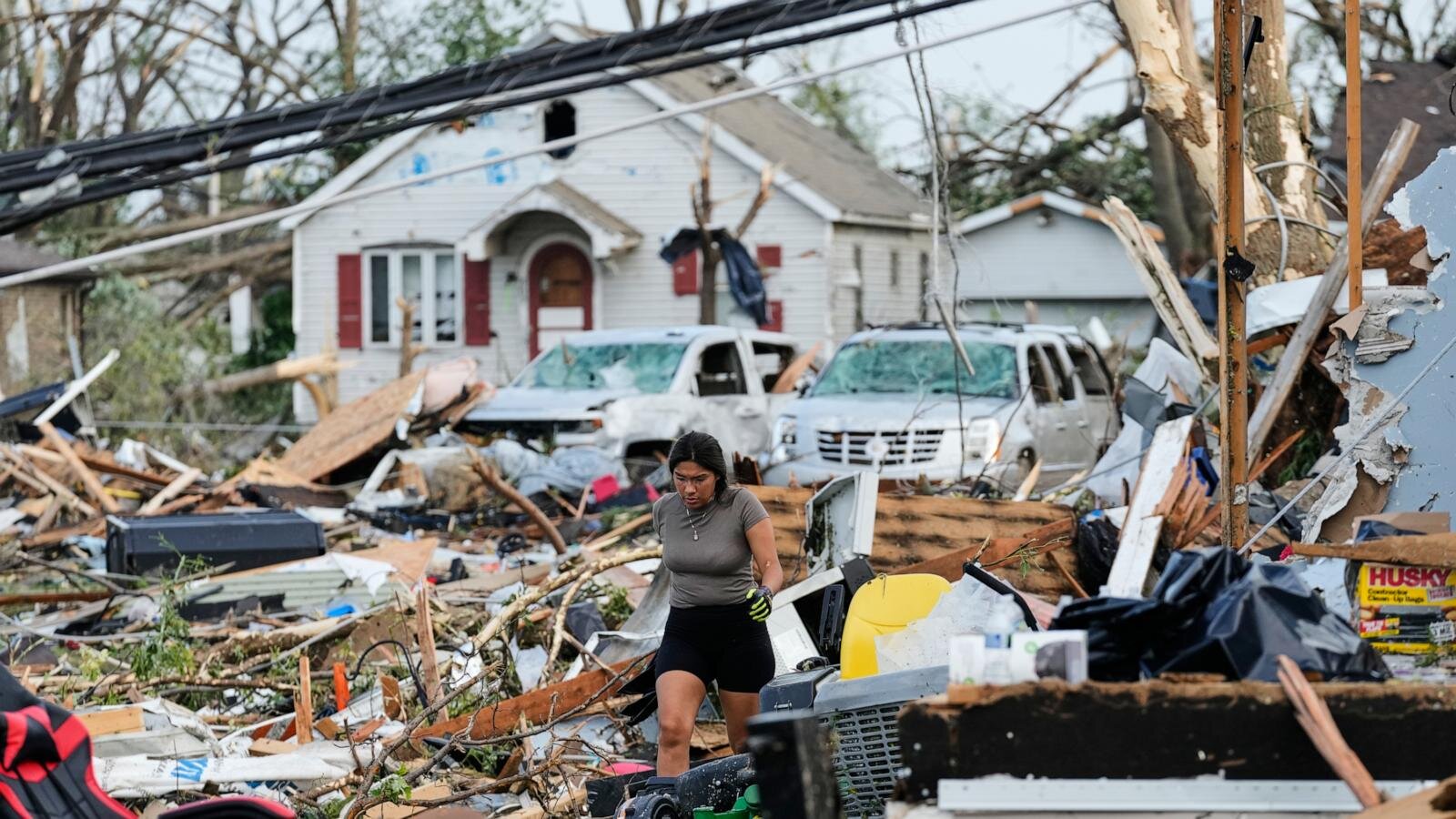 Wisconsin tornado causes extensive damage and cuts power to thousands of homes