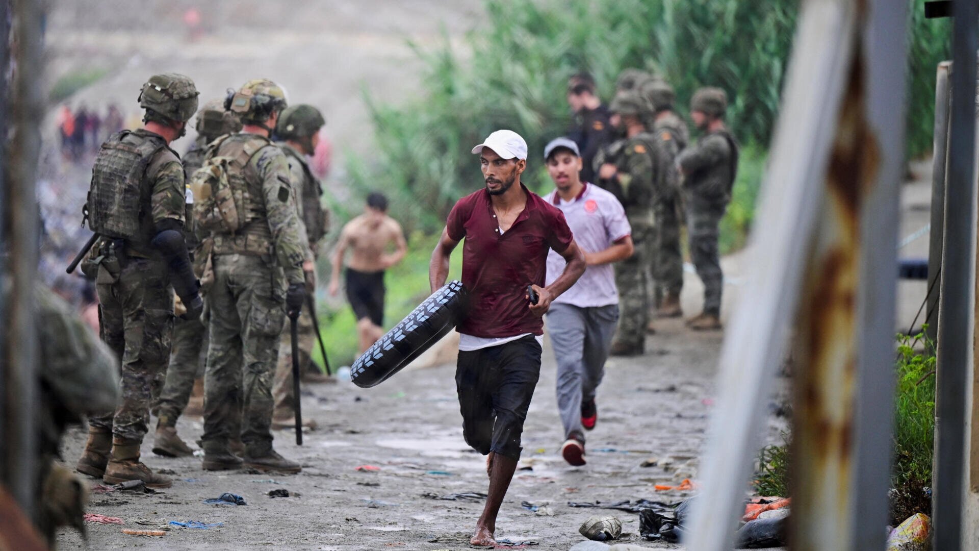 Spain's PM blames trafficking mafia for ongoing Ceuta migrant crisis