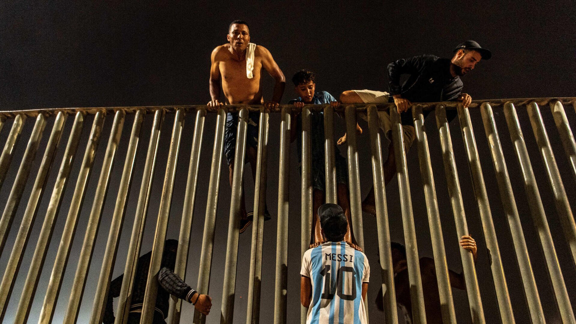 🔴 Spain says almost 50,000 migrants crossed Morocco-Ceuta border over past 24 hours
