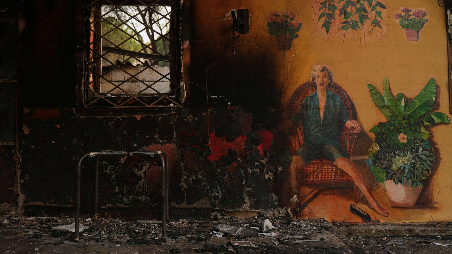 Next 12 hours will be 'decisive' for ending wildfire near Madrid, Spanish PM Sanchez says