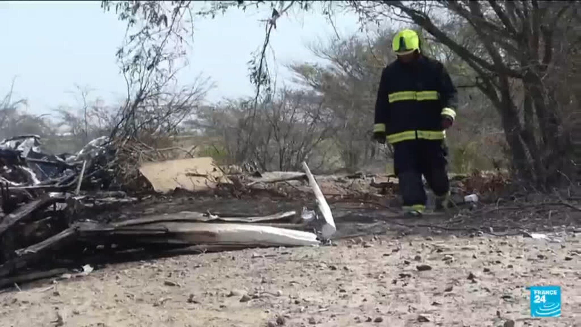 Peru: Tourist plane crashes killing all 13 people aboard