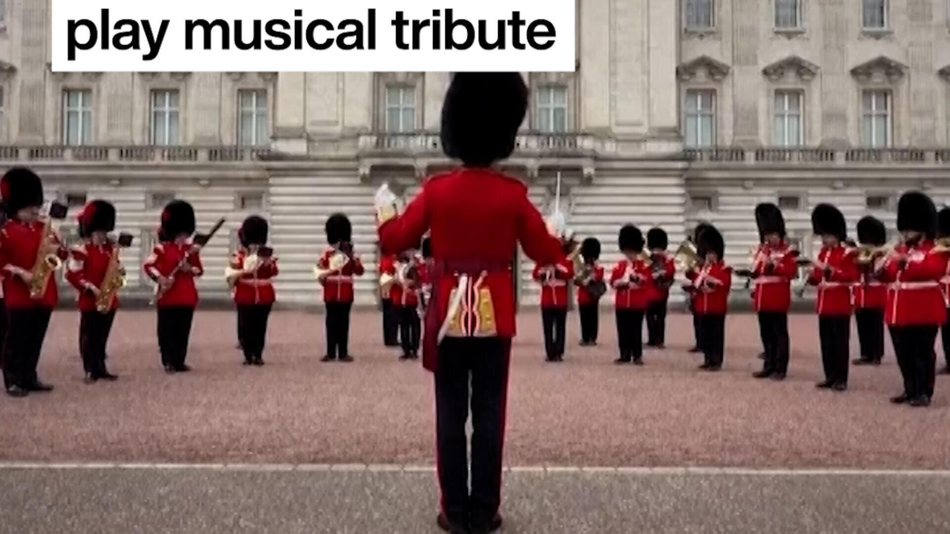 Dolly Parton: Buckingham Palace guards play musical tribute