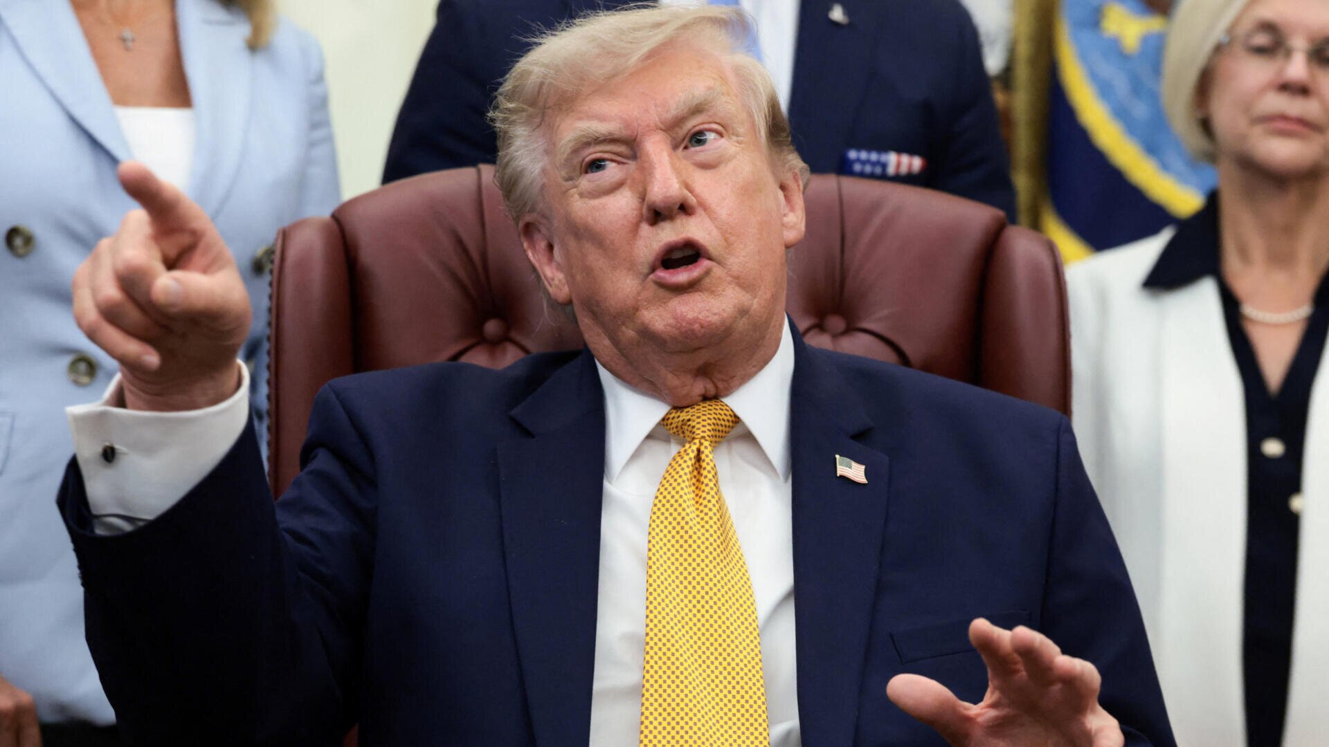 Middle East live: Trump threatens to bomb Oman if they get in way of Hormuz shipping deal