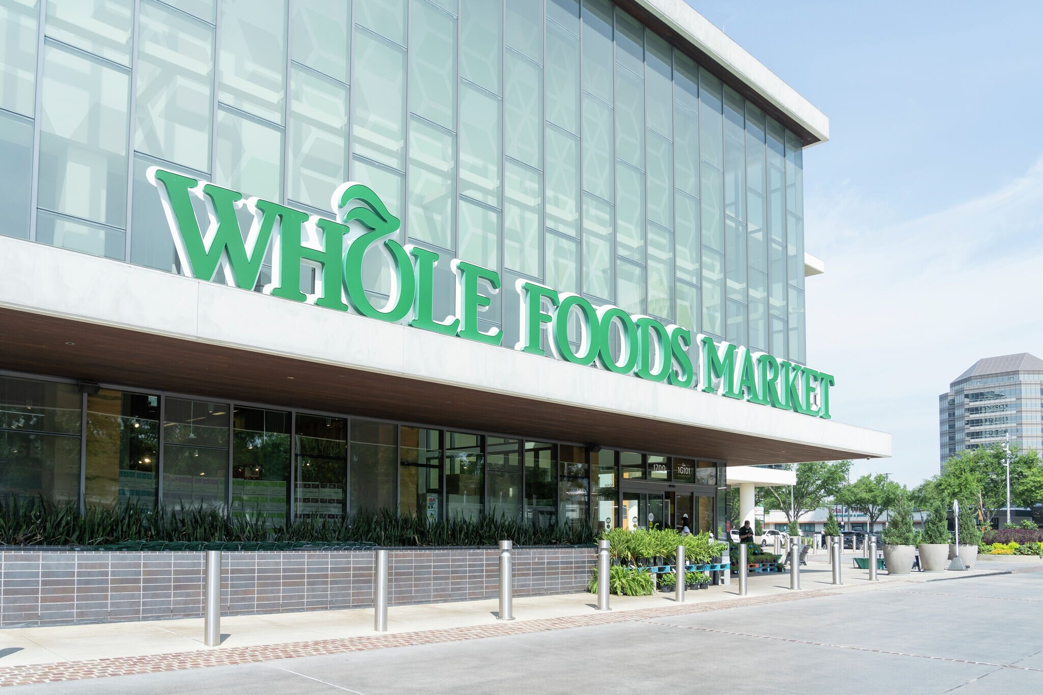 Texas Whole Foods shoppers should check their salsa, guacamole for recall
