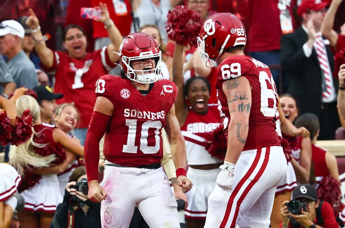 Oklahoma's Brent Venables gives Jake Maikkula injury update