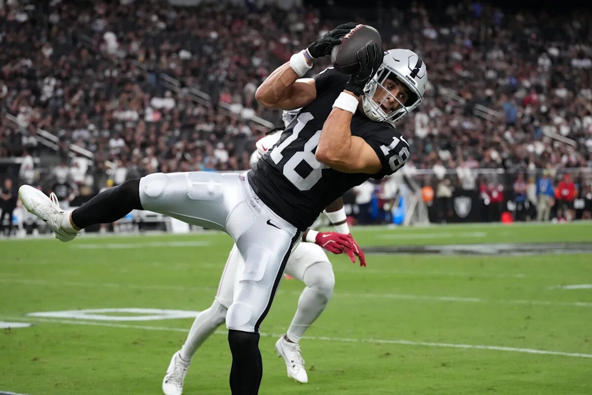 Ballers & Busters: Risers and fallers in Raiders preseason opener