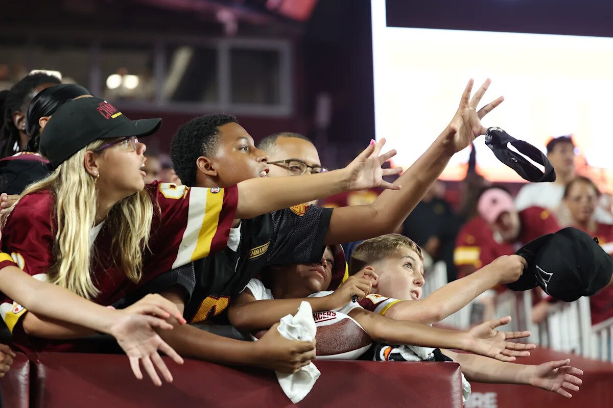 Commanders fans, NFL world react to Washington's preseason win
