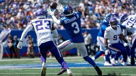 Odell Beckham Jr. shows he can contribute in Giants' preseason opener with roster crunch looming