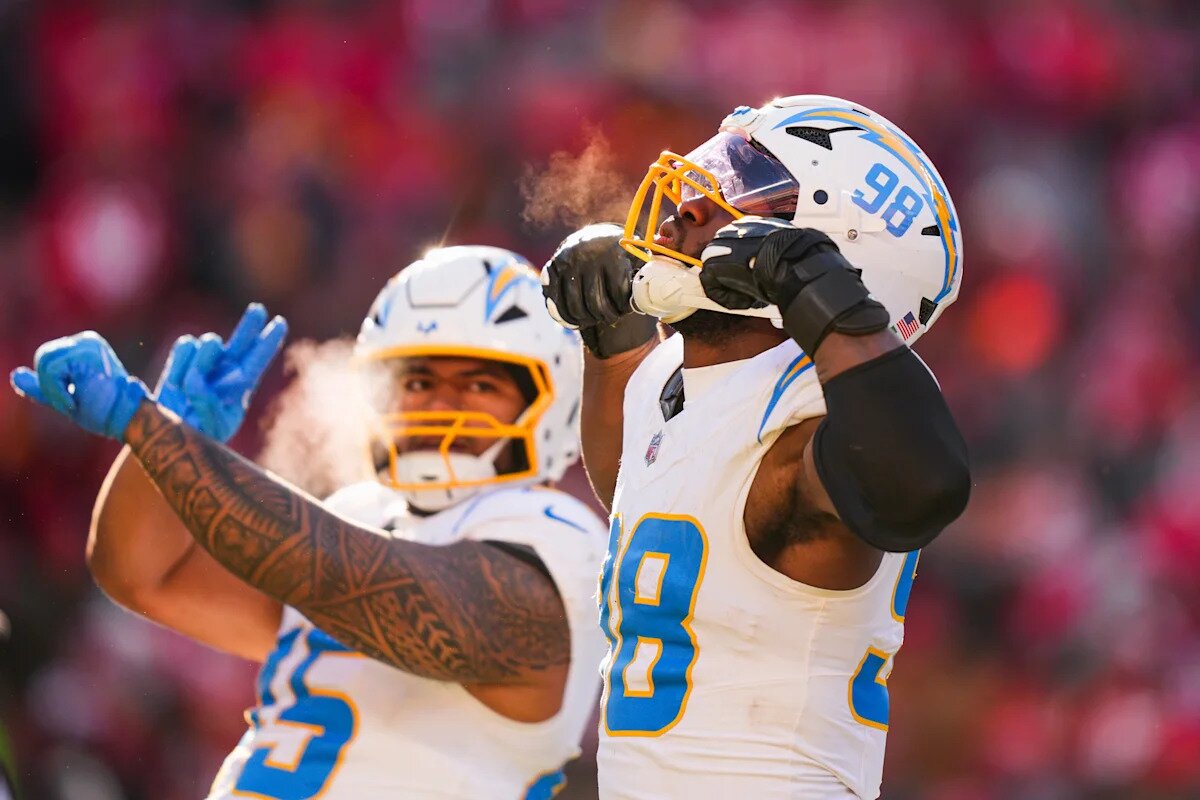 ESPN expert predicts Commanders' Odafe Oweh's sack total in 2026