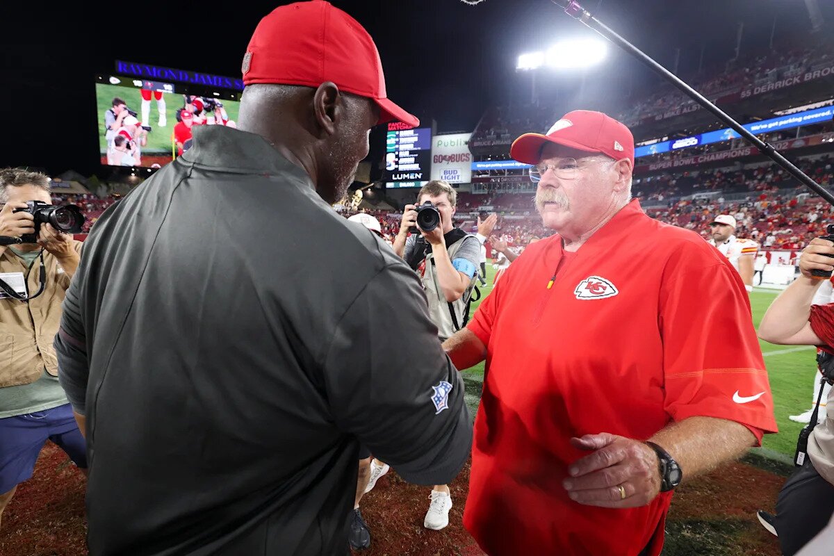 Andy Reid reacts to Saturday's preseason loss to the Buccaneers