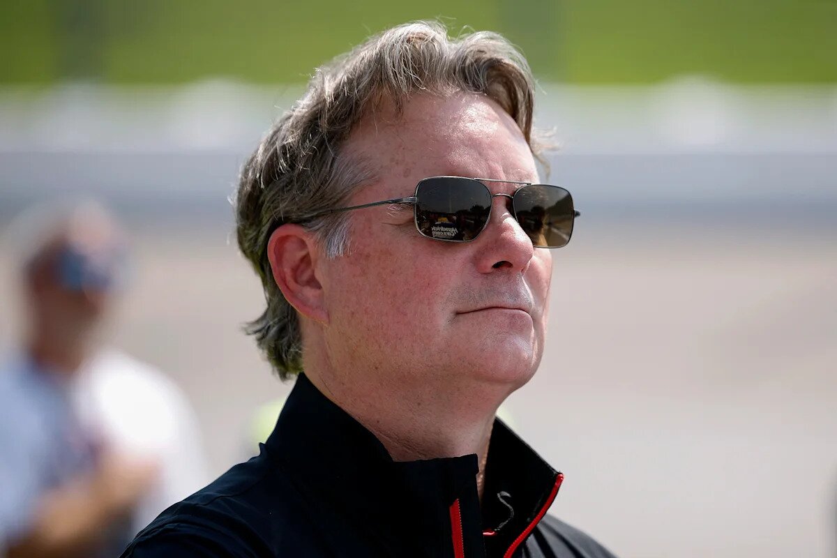 NASCAR legend Jeff Gordon wins IROC race before Freedom 250 Grand Prix