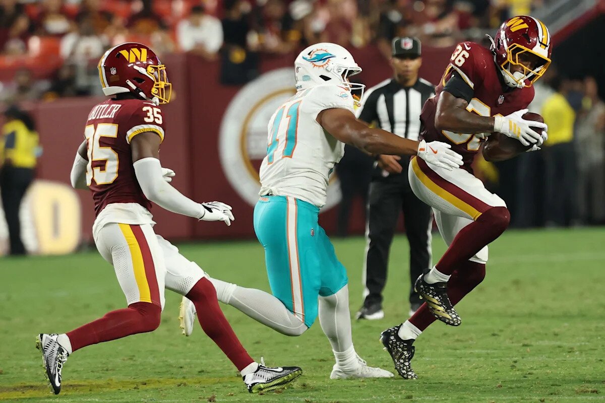 Former Michigan State safety snags interception in preseason game