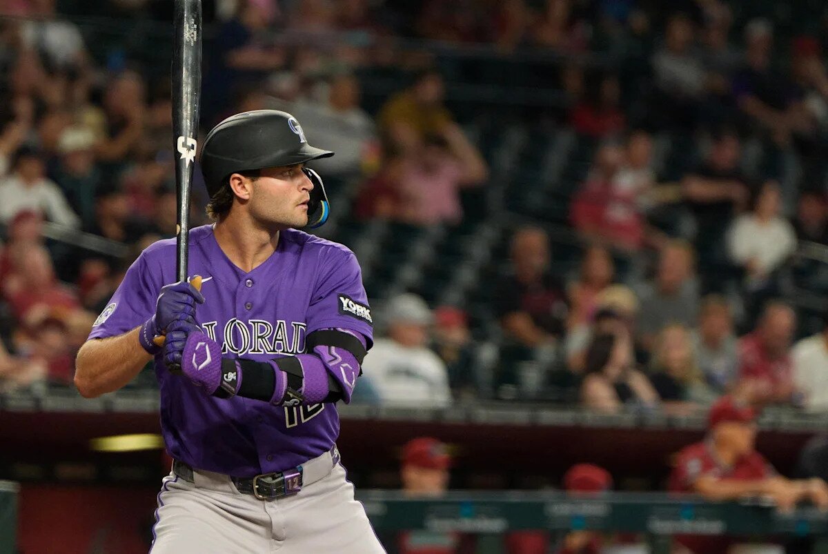 Karros' Collision Doesn't Derail Rockies From Win