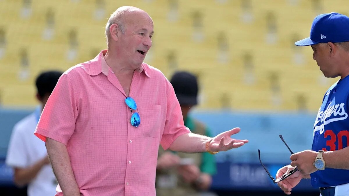 Dodgers president shuts down talk of sale after Mark Walter's Lakers deal