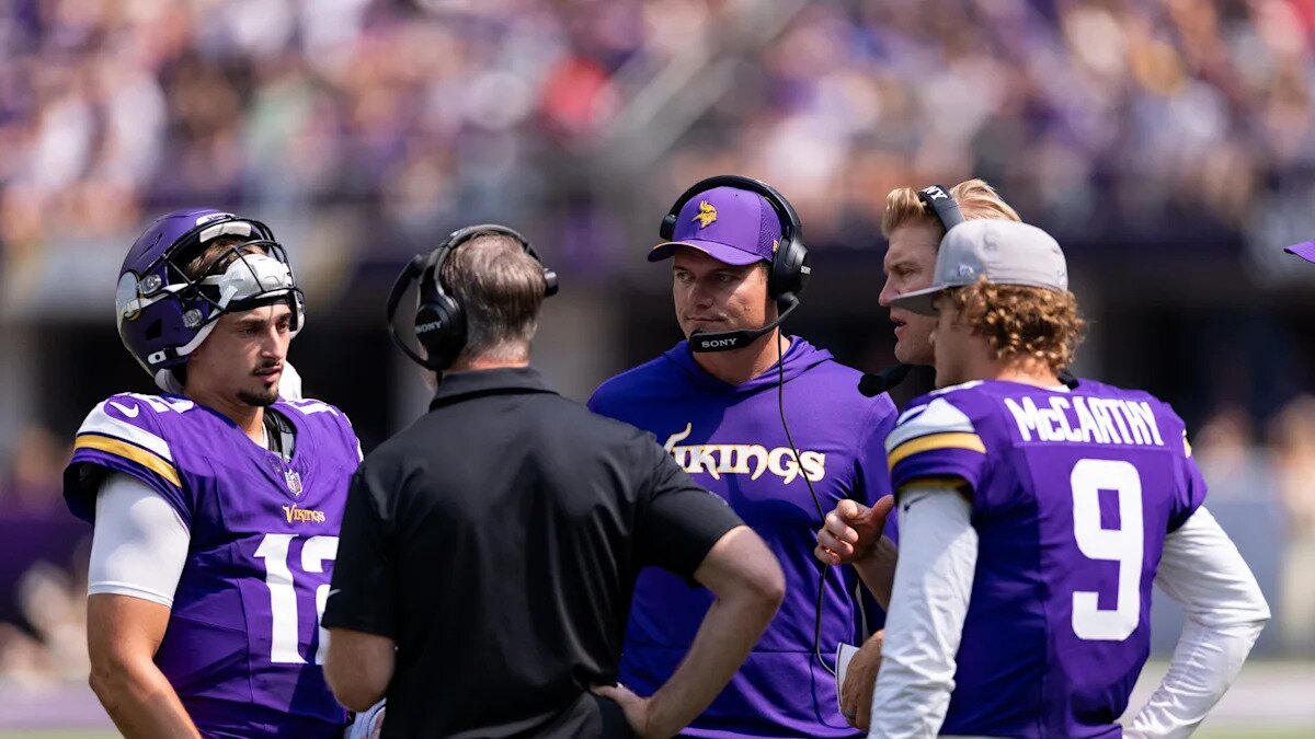 Kevin O'Connell doesn't rule out keeping four quarterbacks on 53-man roster