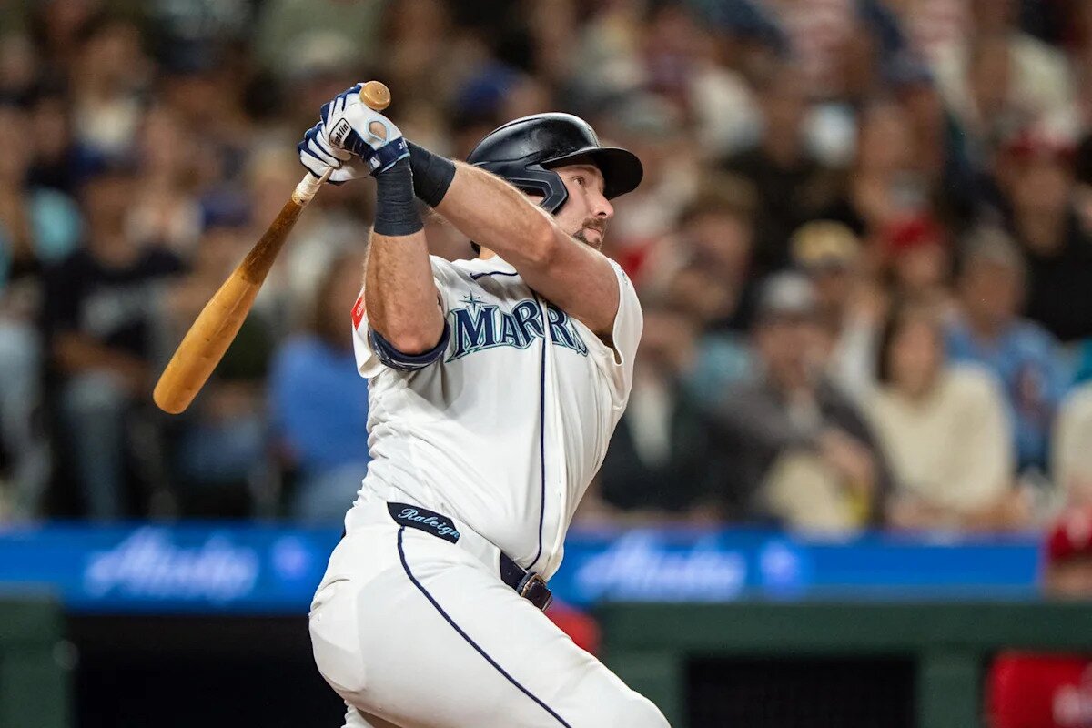 Seattle Mariners Bats Come Alive in 9-2 Win Against Philadelphia Phillies
