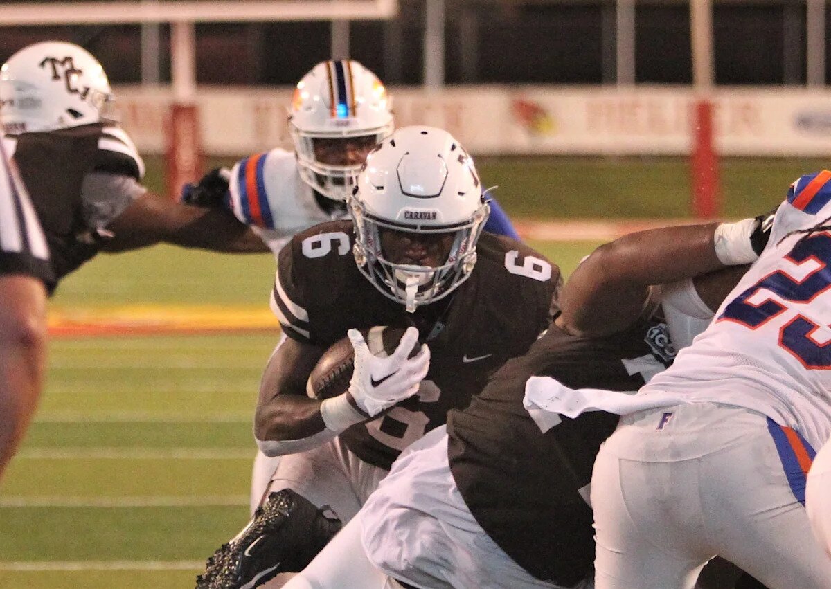 Illinois high school football powerhouse on probation after rule violation
